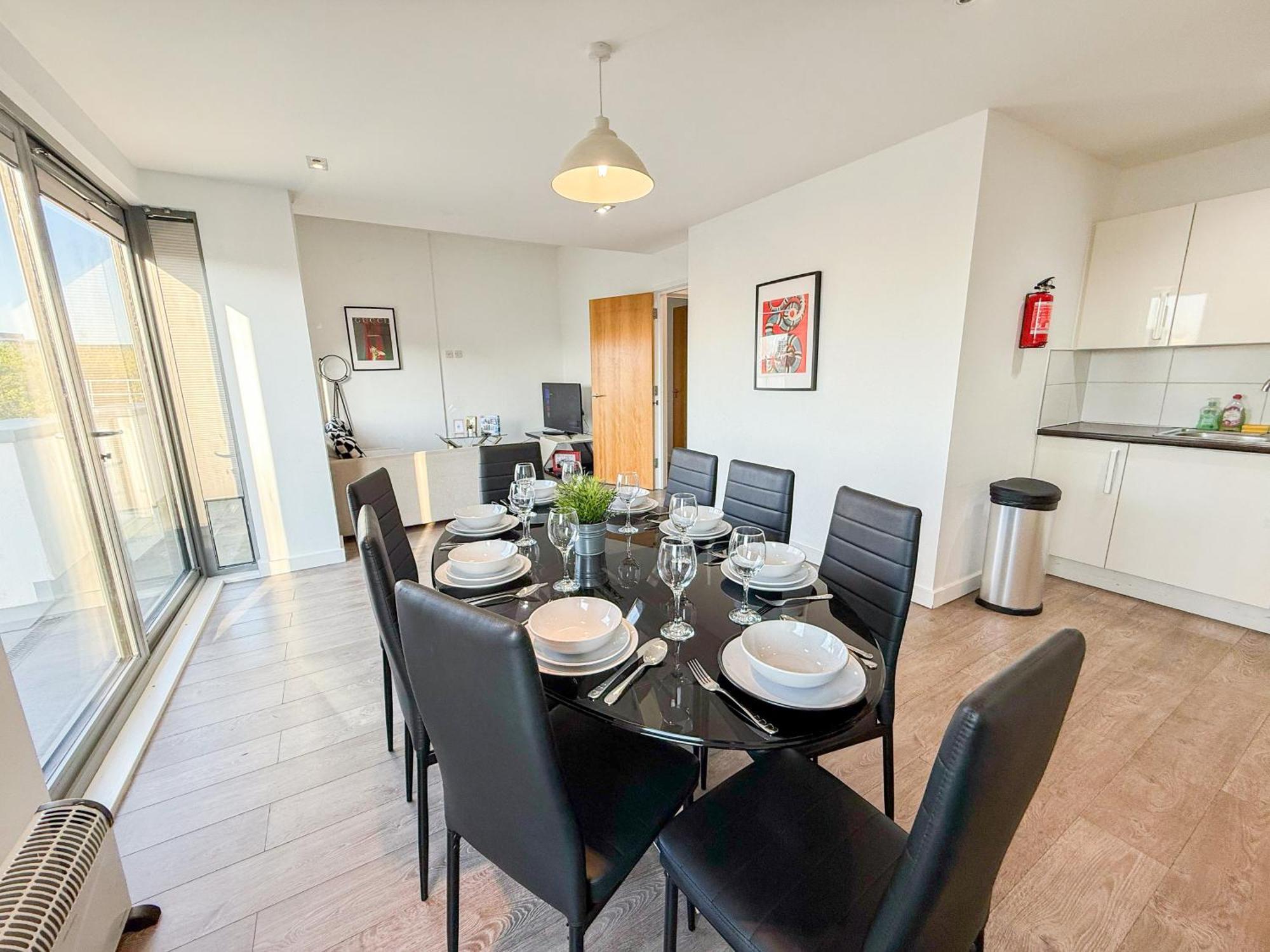 Contemporary With Private Terraces In Shoreditch, Hoxton, Islington Apartment