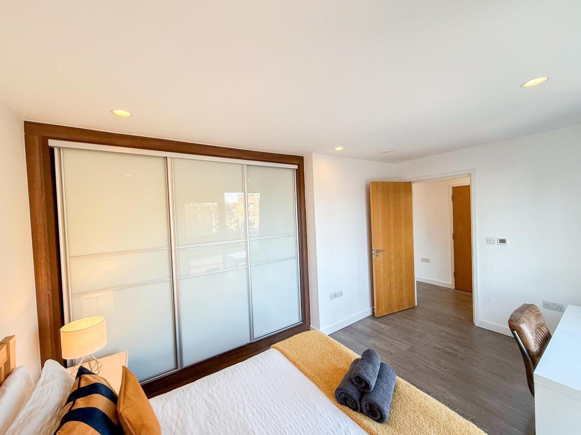 Apartment Contemporary With Private Terraces In Shoreditch, Hoxton, Islington *