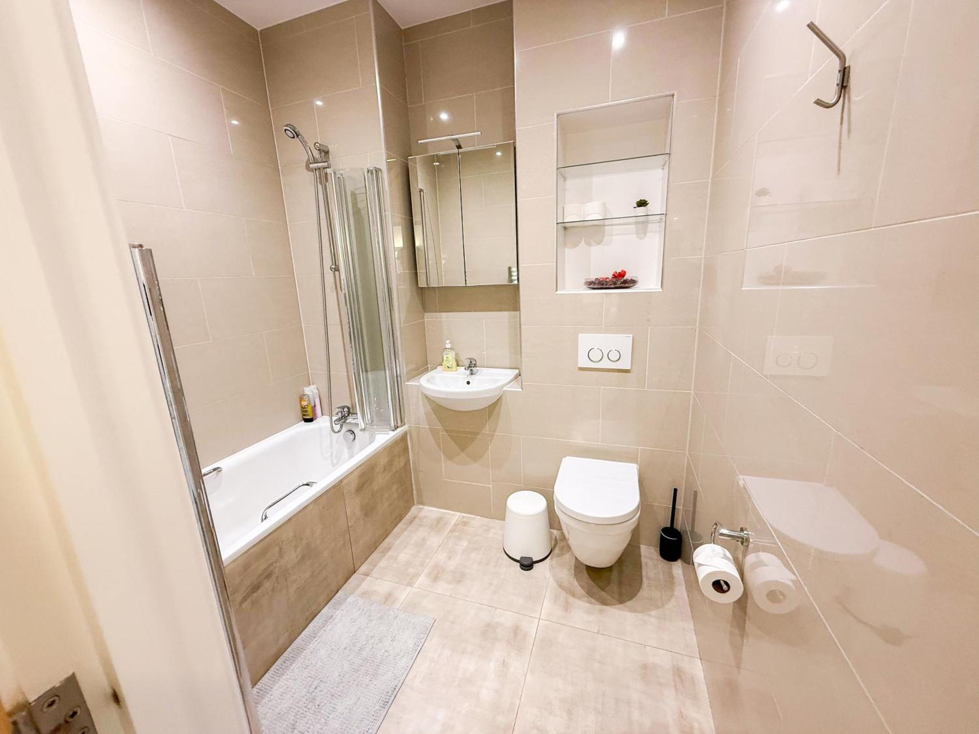 Apartment Contemporary With Private Terraces In Shoreditch, Hoxton, Islington