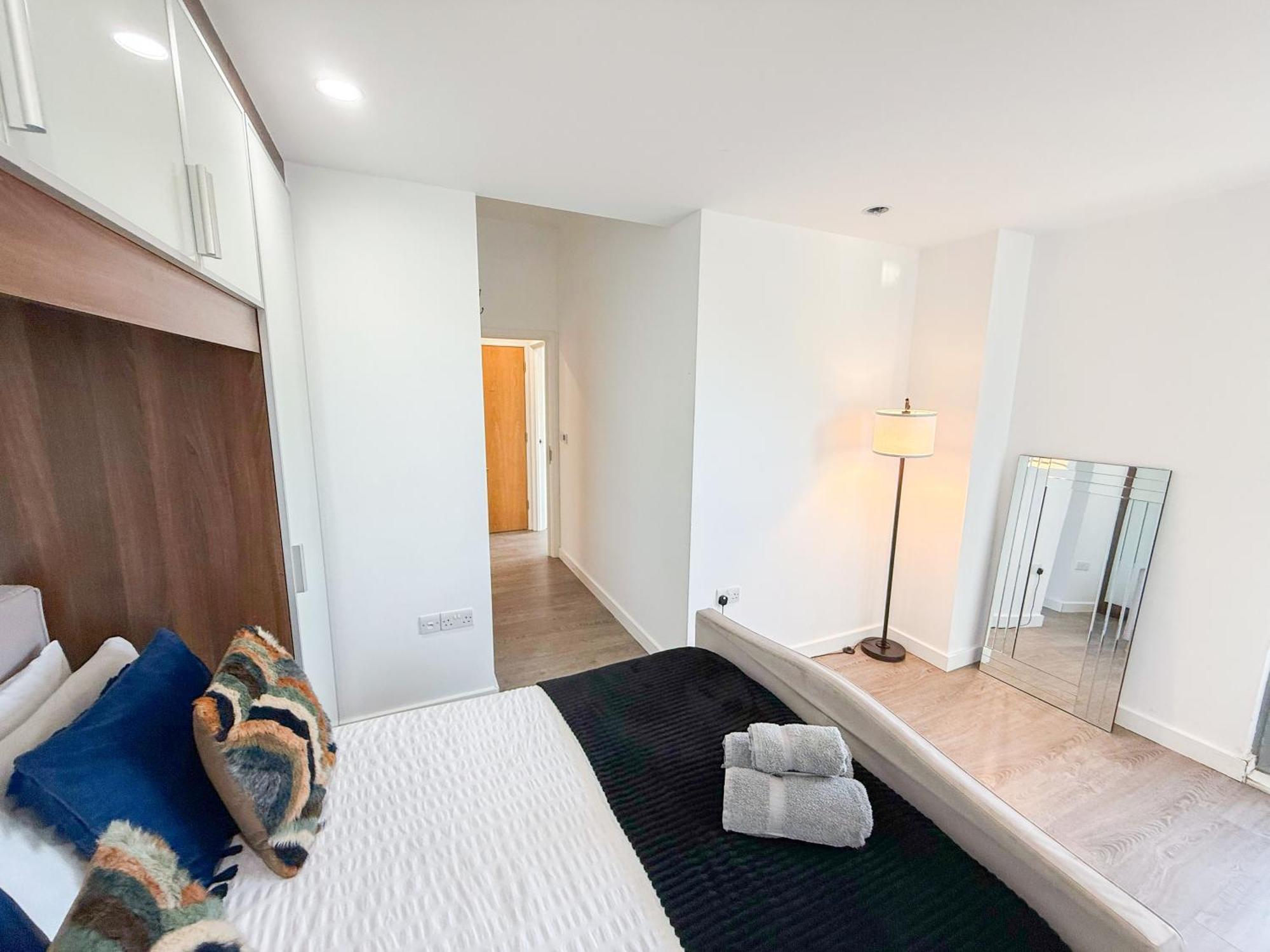 Contemporary With Private Terraces In Shoreditch, Hoxton, Islington * London