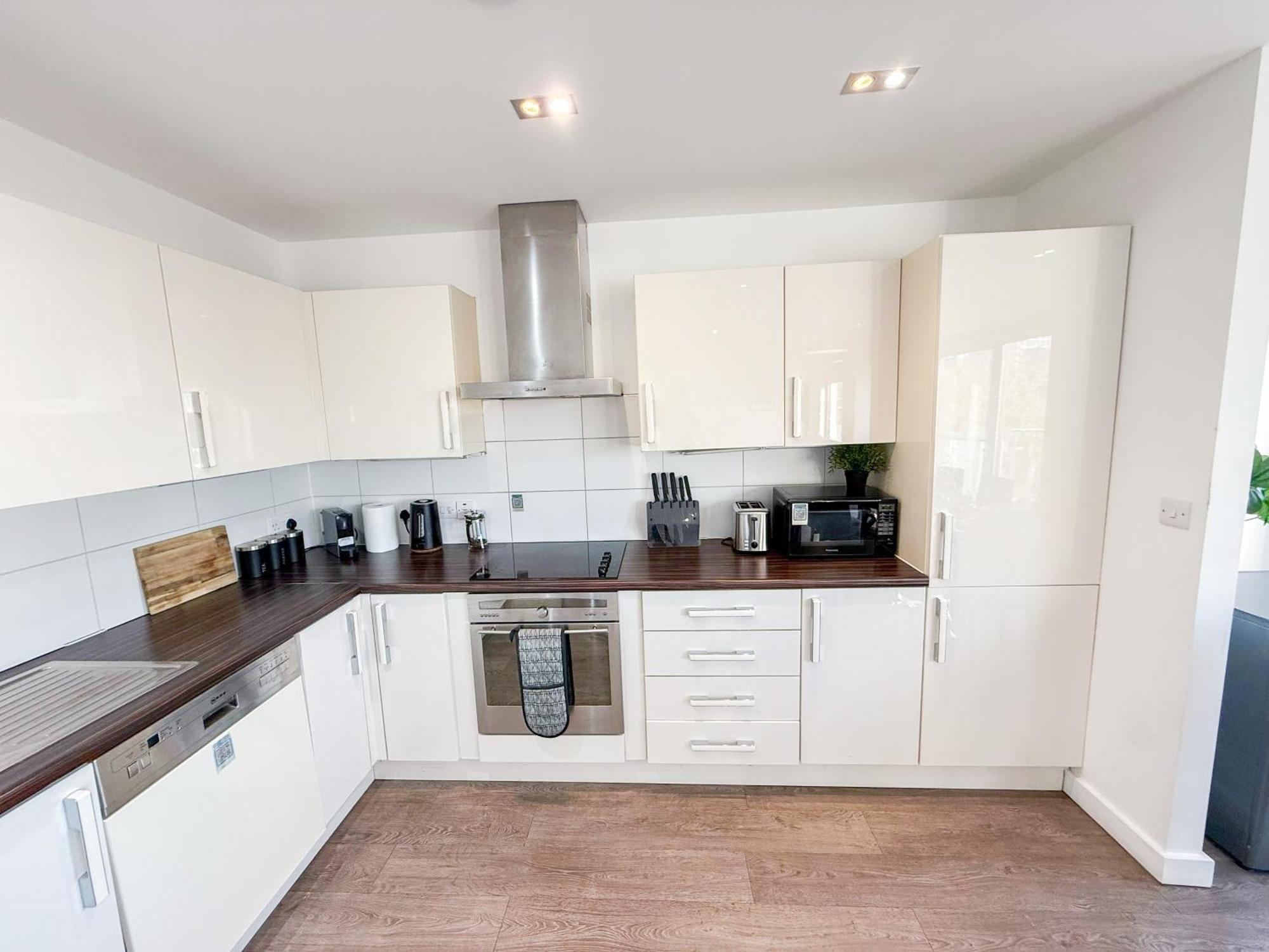 Contemporary With Private Terraces In Shoreditch, Hoxton, Islington Apartment London