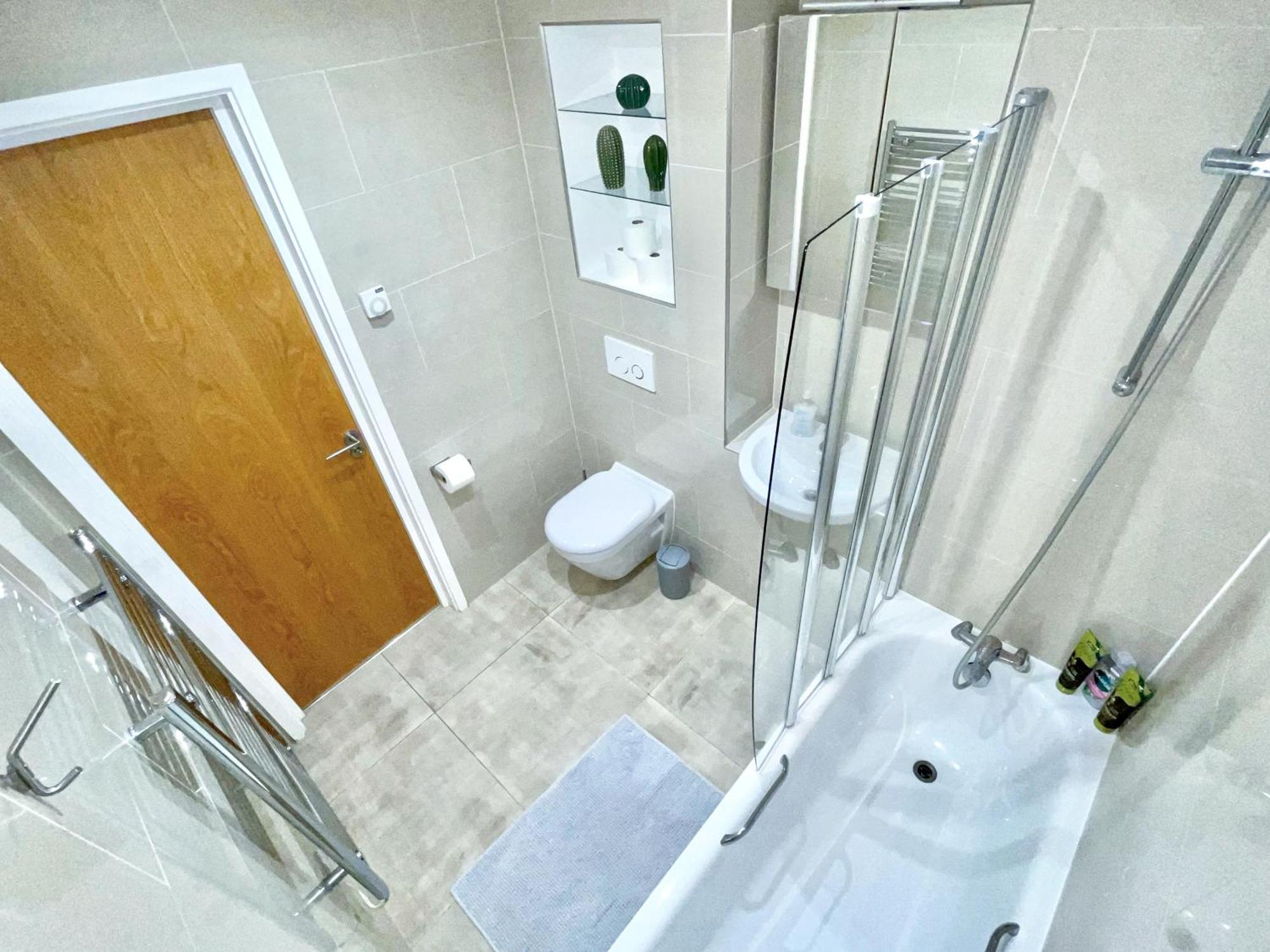Apartment Contemporary With Private Terraces In Shoreditch, Hoxton, Islington