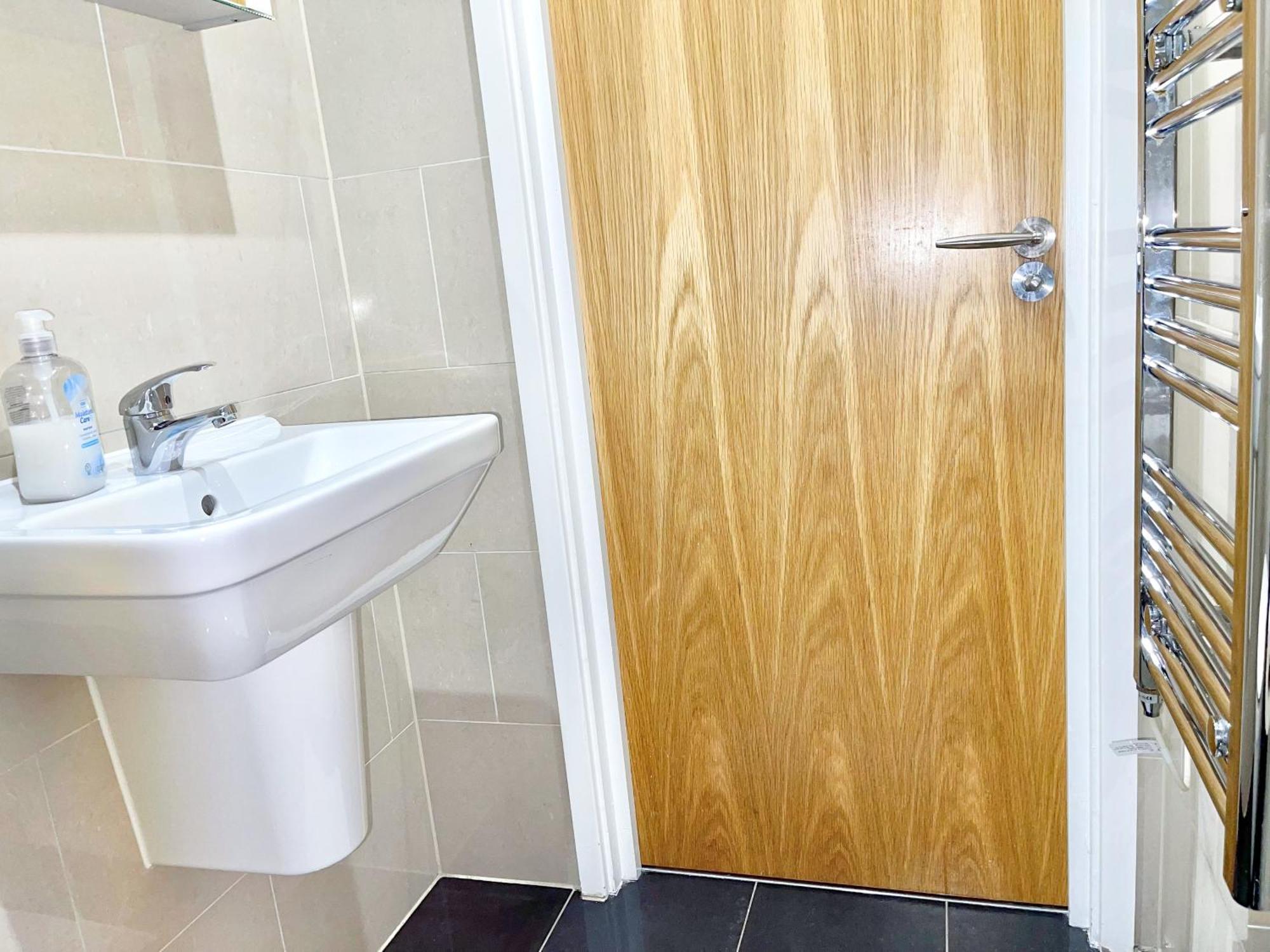 Contemporary With Private Terraces In Shoreditch, Hoxton, Islington Apartment *