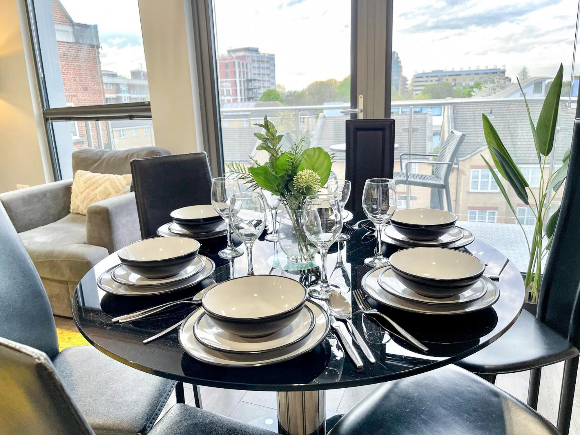 Contemporary With Private Terraces In Shoreditch, Hoxton, Islington * London