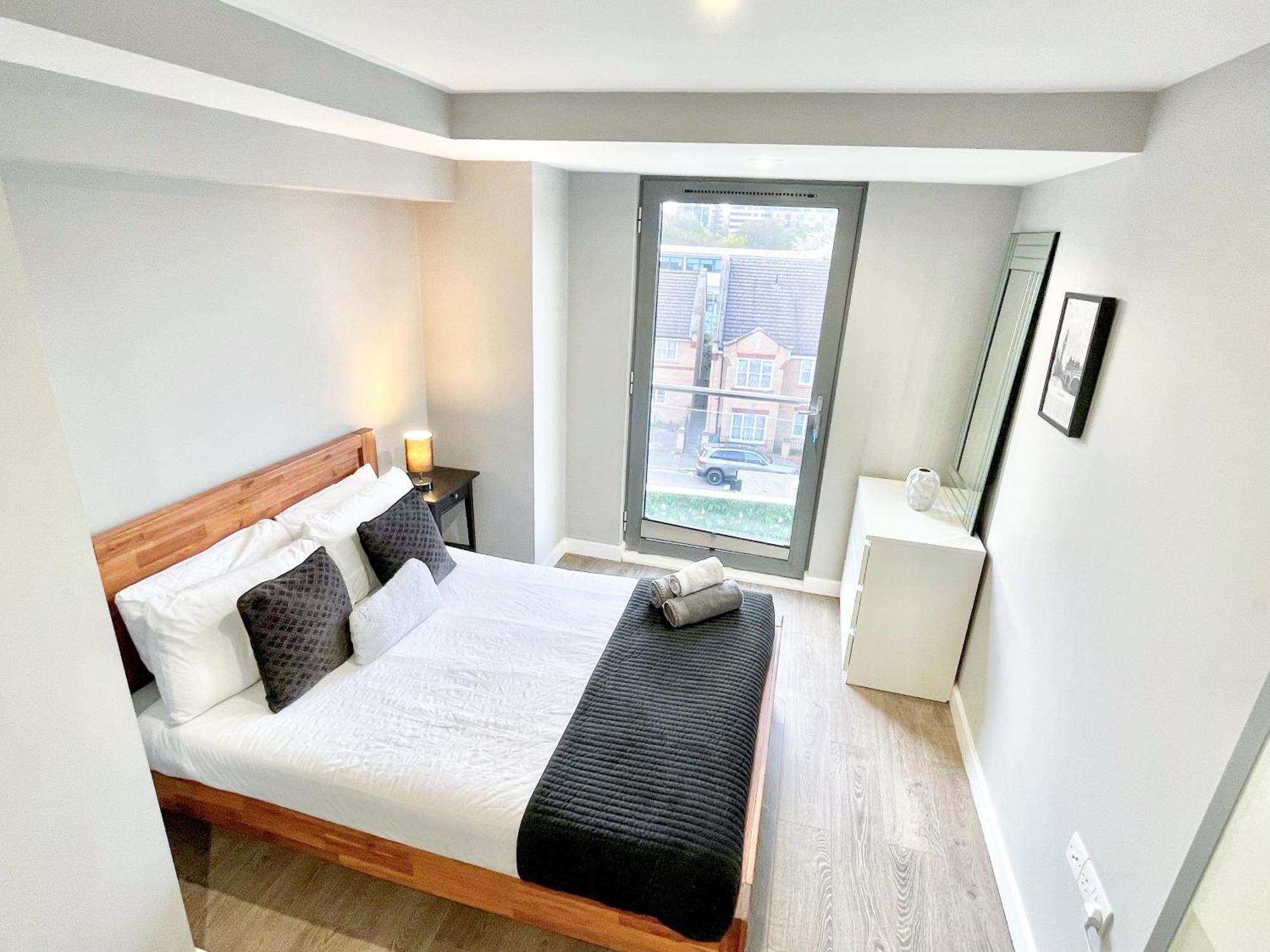 Contemporary With Private Terraces In Shoreditch, Hoxton, Islington Apartment *