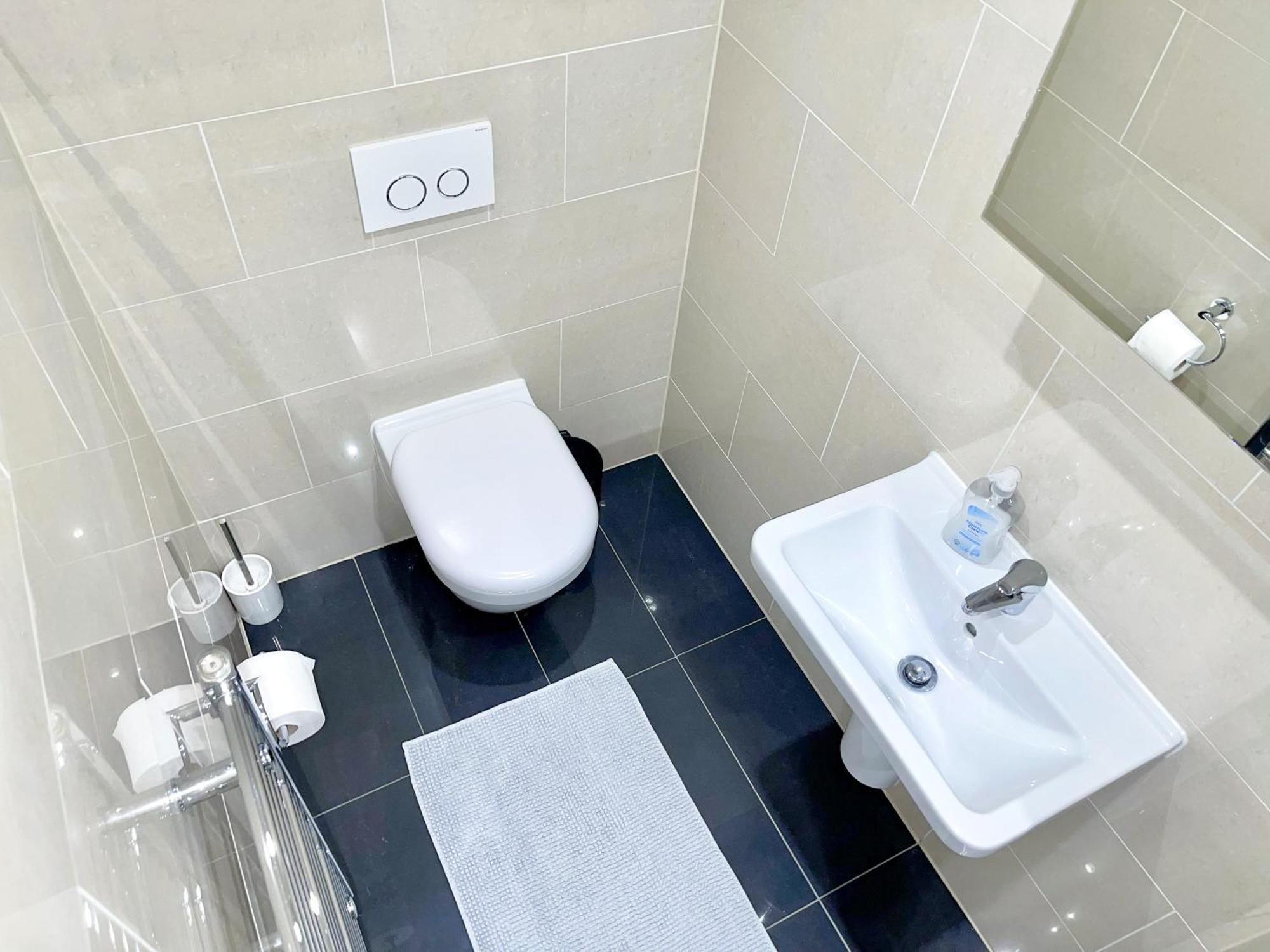 Contemporary With Private Terraces In Shoreditch, Hoxton, Islington * London