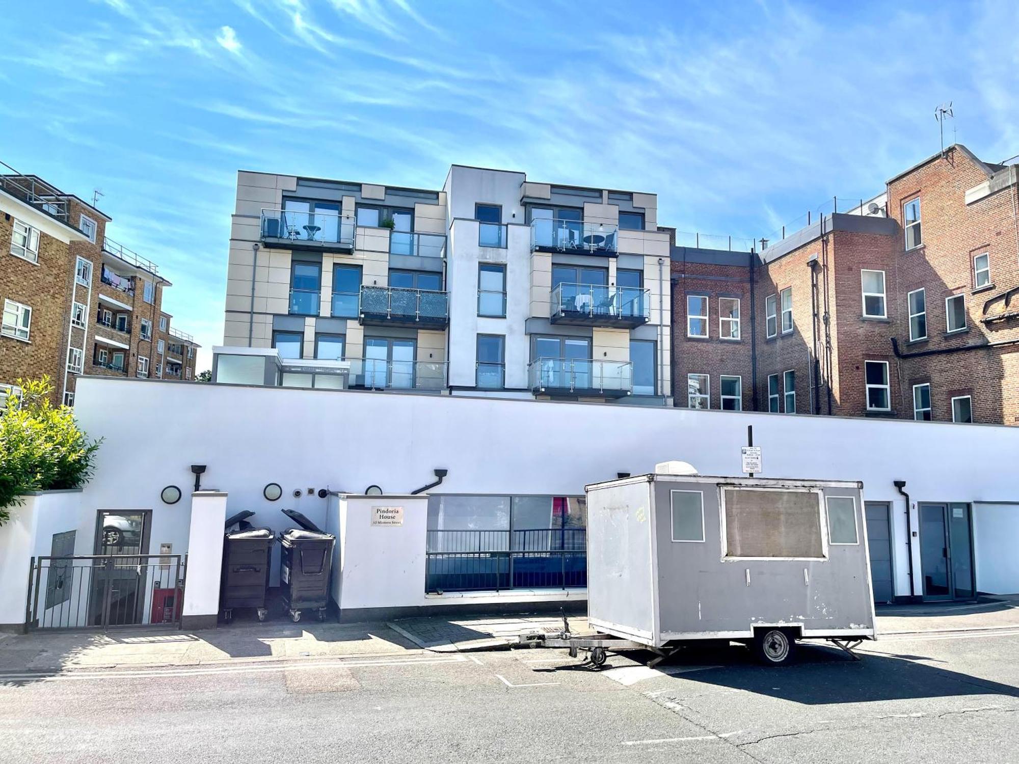 Apartment Contemporary With Private Terraces In Shoreditch, Hoxton, Islington London